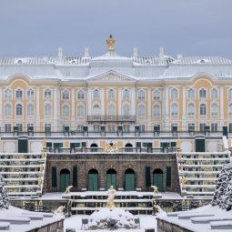 Бесплатное посещение «Петергофа» в Международный женский день 2026