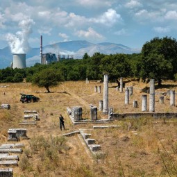 Выставка «Genii Loci. Греческое искусство с 1930 года по сегодняшний день»