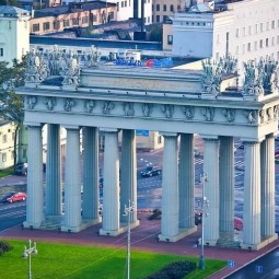 Праздничная феерия: Московским триумфальным воротам 180 лет