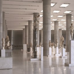 Выставка «Архаическая статуя Коры»