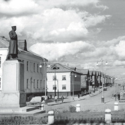 Выставка «В ритме трудового фронта. Заполярная Воркута героическому Ленинграду»