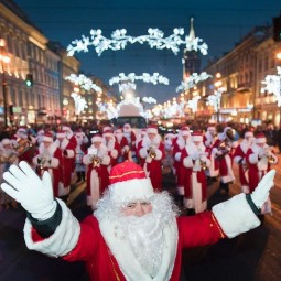 Флешмоб Дедов Морозов на Дворцовой площади 2015