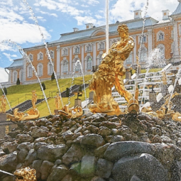 Торжественный пуск фонтанов в Петергофе 2026