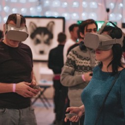 Выставка «Искусство через виртуальную реальность»
