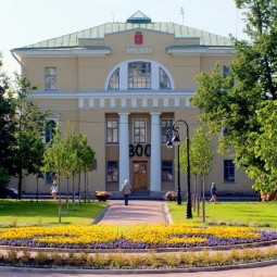 Выставка «Юбилею посвящается»