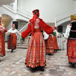 Выставка «Хороша одёжка в клетку и в полоску хороша»