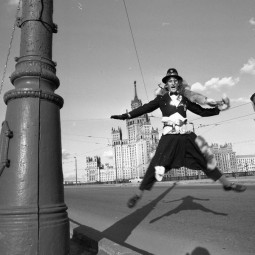 Выставка фотографий  «Иконы 90-х»