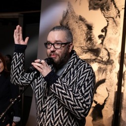 Выставка «Алексей Роуман. Тело оставь на память».