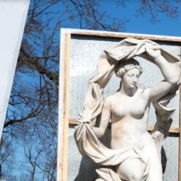 Царскосельские статуи встречают весну-2022