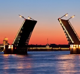 Развод мостов в Санкт-Петербурге 2019