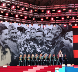 Праздничный концерт ко Дню Победы на Дворцовой площади 2024