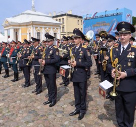 Фестиваль цветов и духовых оркестров в Петропавловской крепости 2026