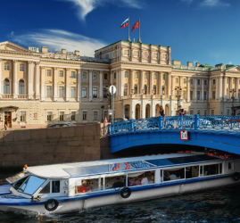 Открыт сезон навигации в Санкт-Петербурге 2024