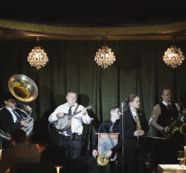 Вечер французского джаза в атмосфере "La Vie En Rose" в ресторане «48 Стульев»