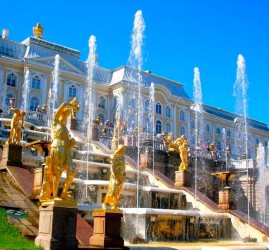 Пуск фонтанов в музее-заповеднике «Петергоф» 2020
