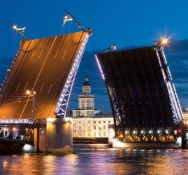 Ночная экскурсия нa тeплoxoдe пo Caнкт-Пeтepбуpгу — «Разводные мосты Петербурга»