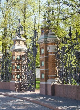 Михайловский Сад