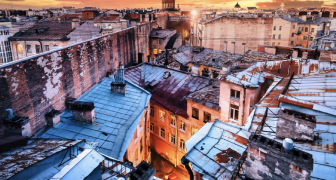 Экскурсия «Всем и каждому: Питер с высоты, дворы, парадные и квартира Довлатова»