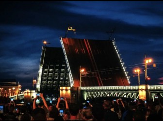 Шоу «Поющие мосты» Ко Дню семьи, любви и верности 2026