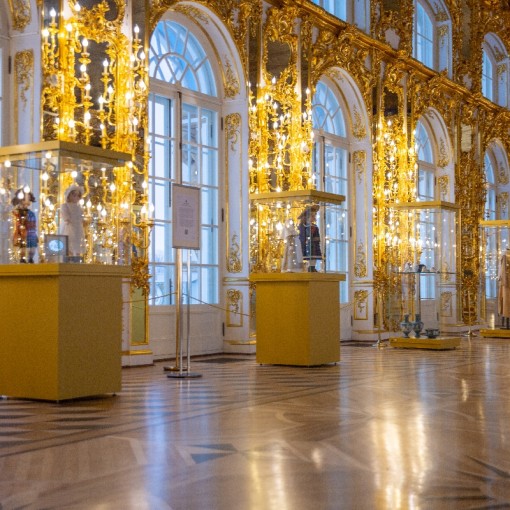 Куда сходить в петербурге 4 января. Невский проспект зимой 2021 вечером. Никольские ряды санкт-петербург зимой горка. Никольские ряды санкт-петербург зима. Места в санкт-петербурге для молодежи.