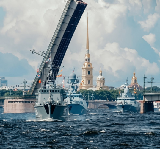 Фото с парада в питере