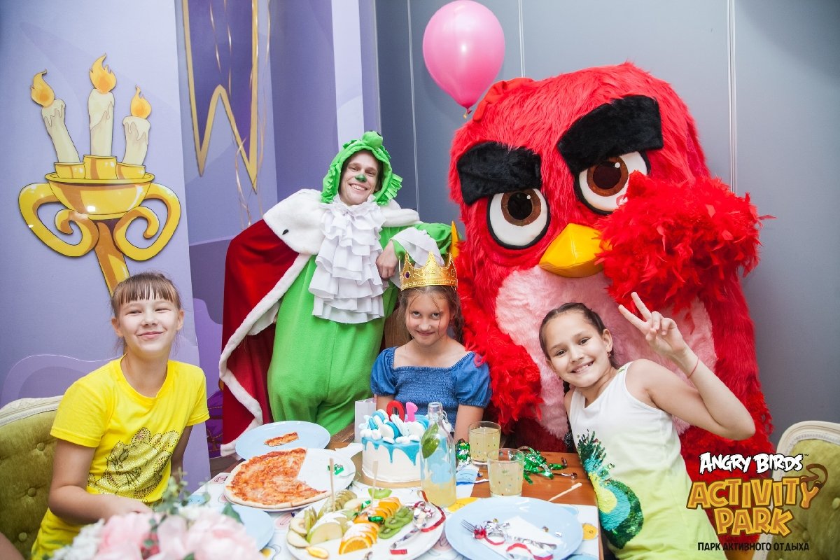 Праздник для детей «День любимого героя Angry Birds»