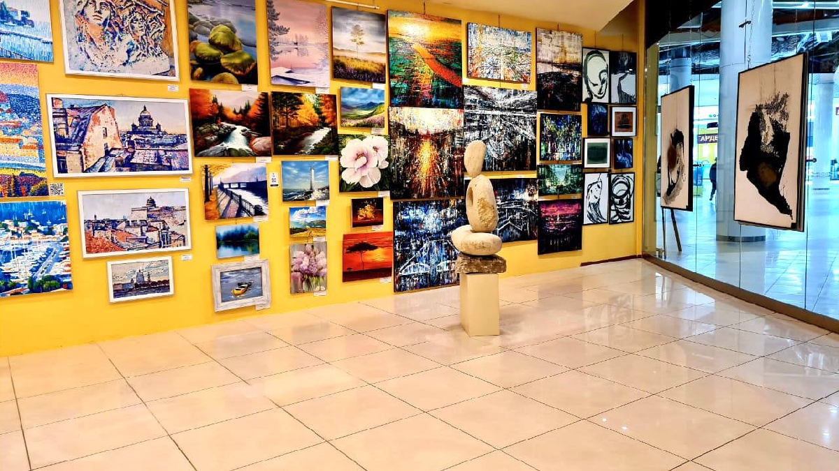 Выставка современного искусства в ТРК «Лето»