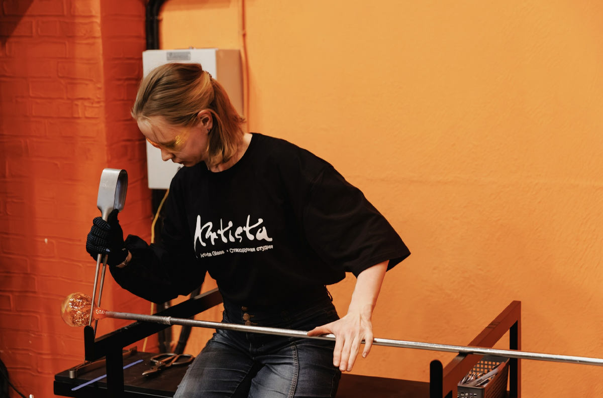 Шоу стеклодува в Стеклодувной студии Artista Glass