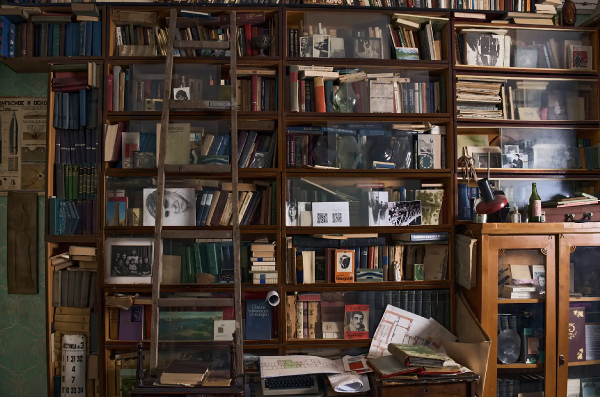 Экскурсия «Всем и каждому: Питер с высоты, дворы, парадные и квартира Довлатова»