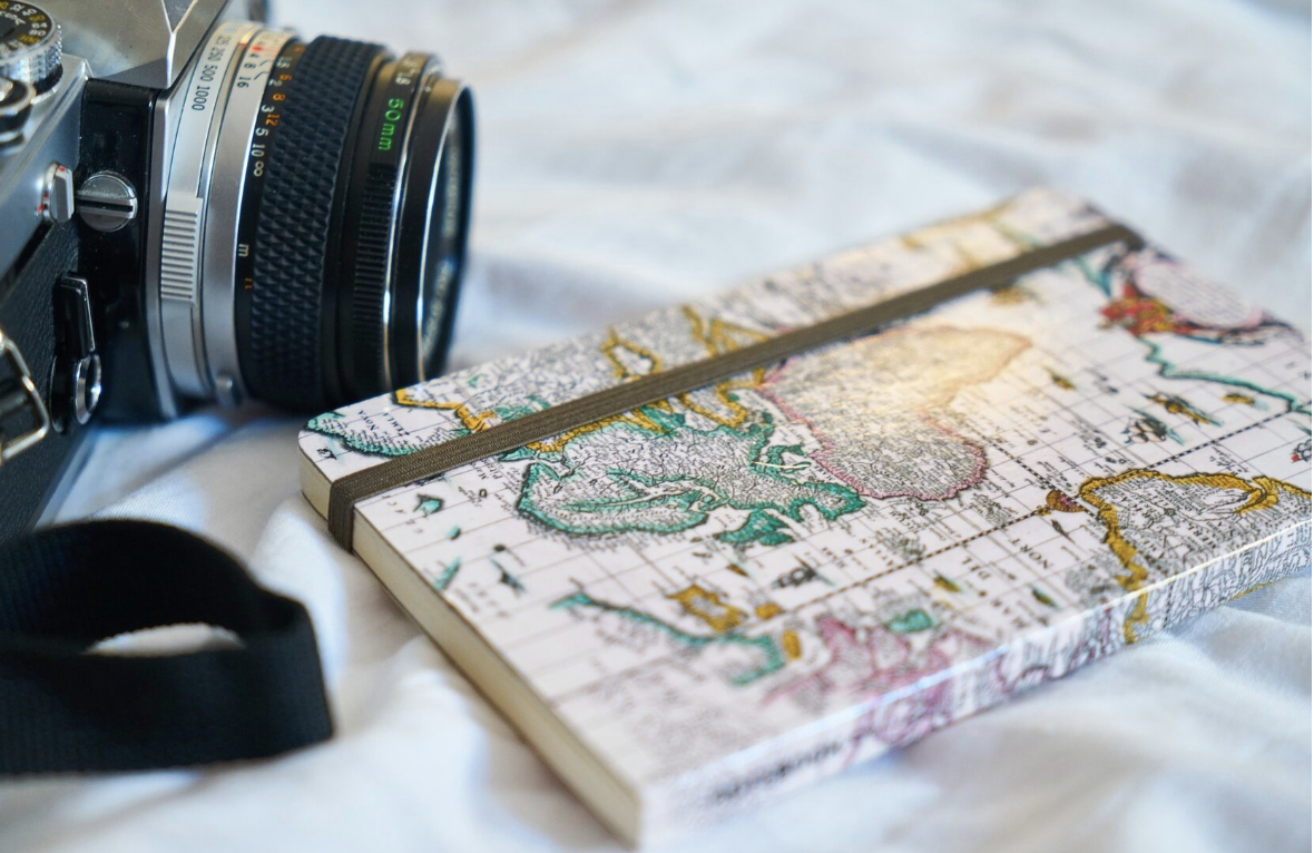 Выставка «Ни дня без кадра и строчки: петербургская школа журналистики»