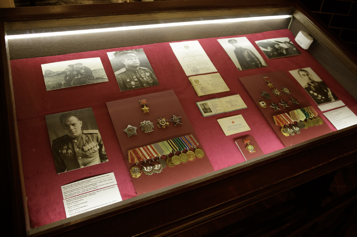 Выставка «Герои Ленинградского неба»