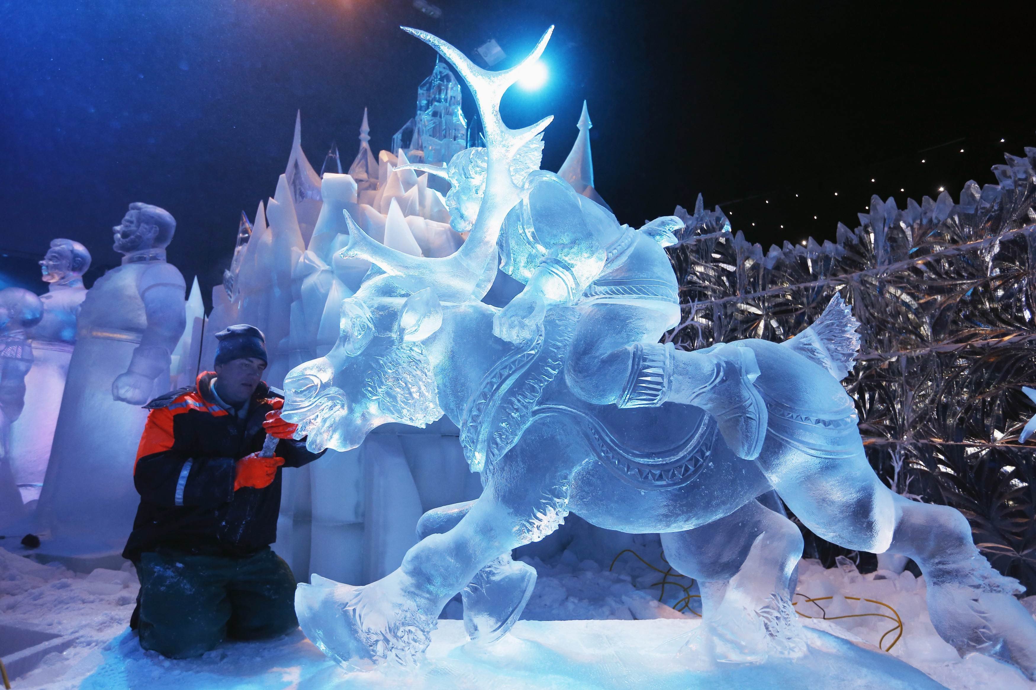 Ледовый лет. Ледяные скульптуры. Ледовые скульптуры. Скульптуры из льда. Скульптуры изо льда.
