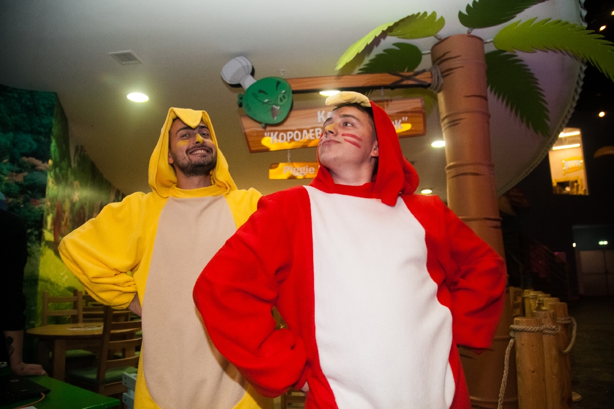 Легендарный флешмоб в Angry Birds Activity Park