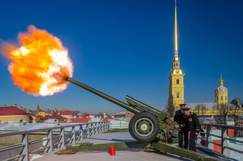 Полуденный выстрел в Петропавловской крепости