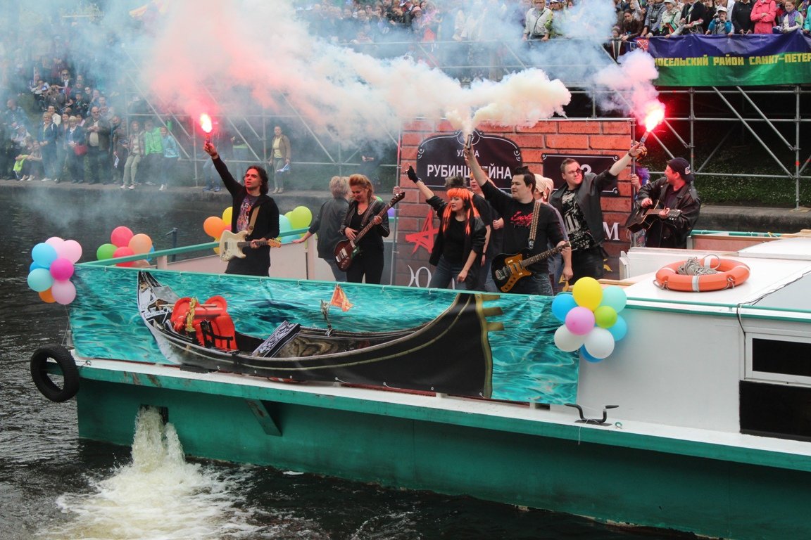 Речной карнавал в Санкт-Петербурге 2018