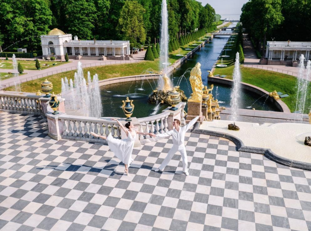 Первый Всероссийский фестиваль «Парадные спектакли Петергофа» в музее-заповеднике  Петергоф