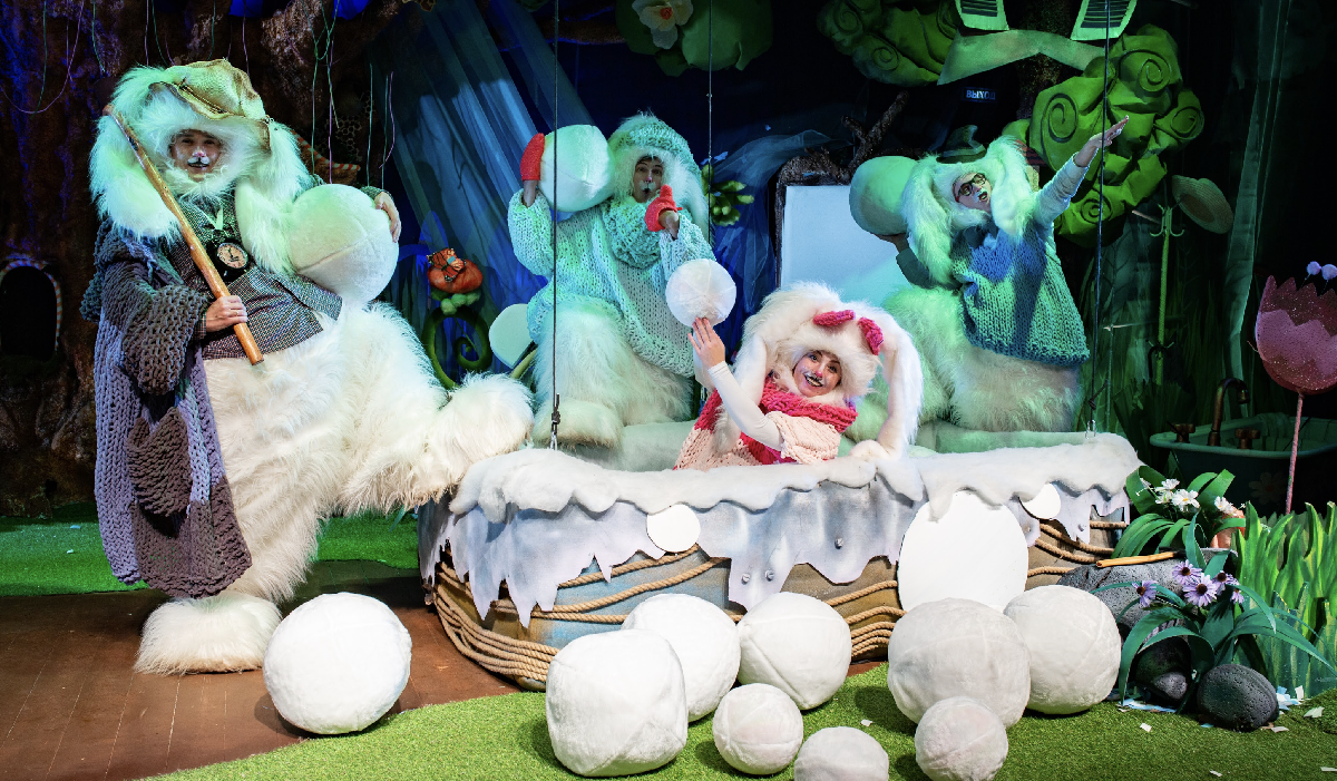 Интерактивная сказка «Зайцы»: Новогоднее шоу для самых маленьких в Петербурге