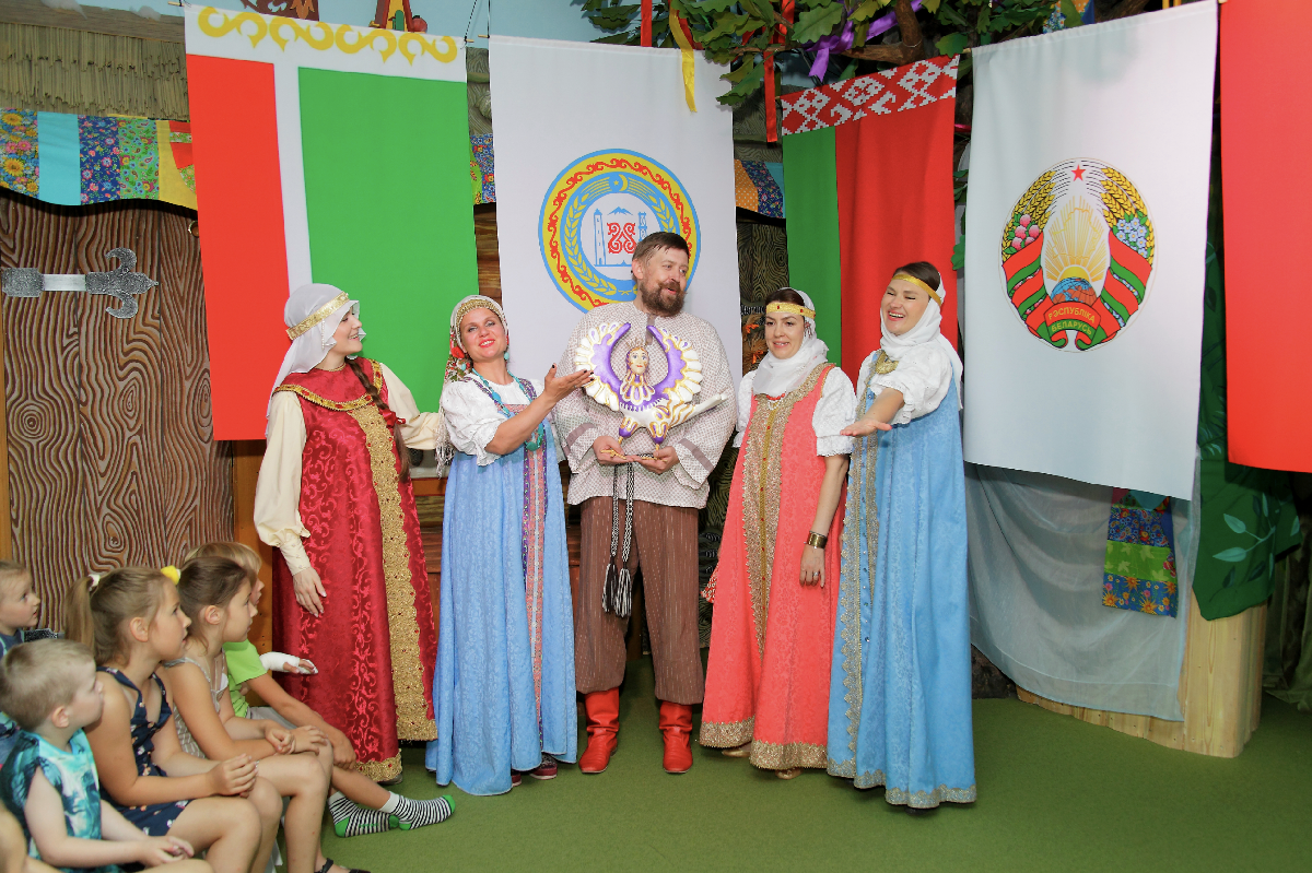 Спектакль «Волшебная птица Дружба» в «Сказкином Доме»