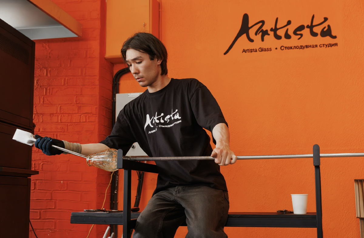 «Шоу стеклодува в Стеклодувной студии Artista Glass» в Севкабель Порту