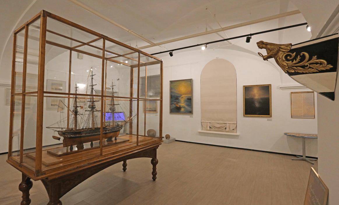 Выставка «Морская симфония Ивана Айвазовского»