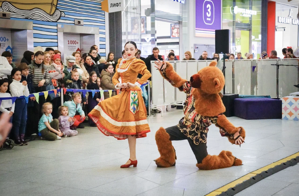 Праздник Масленица в ТРК Охта Молл