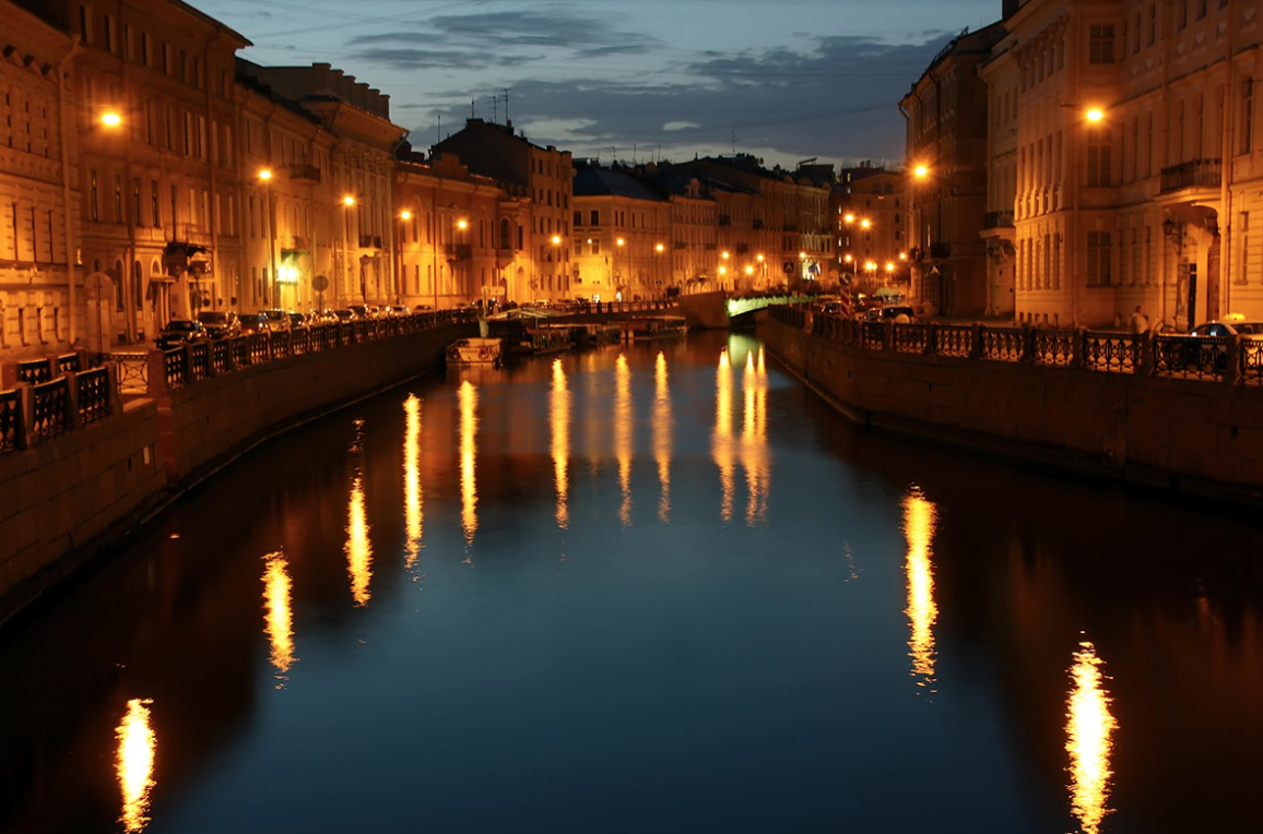 Ночная прогулка под разводными мостами по рекам и каналам Петербурга