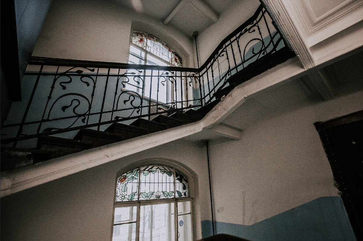 Экскурсия-прогулка «Секретные места Васильевского Острова: дворы, парадные и легенды»