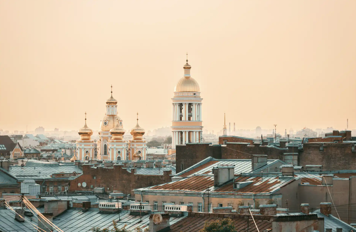 Экскурсия «Питер Романтиков: дворы, парадные, крыша и коммуналка Довлатова»