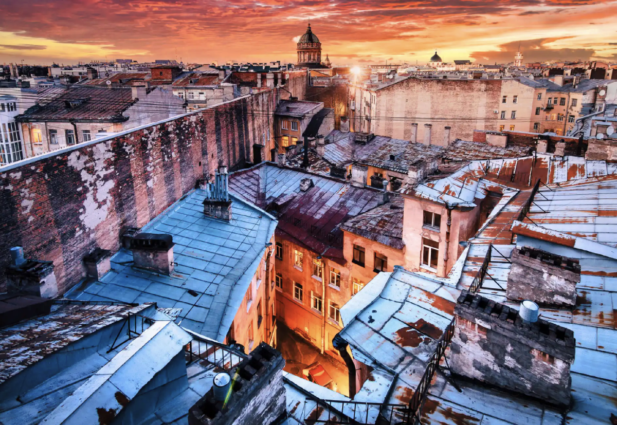 Экскурсия «Всем и каждому: Питер с высоты, дворы, парадные и квартира Довлатова»