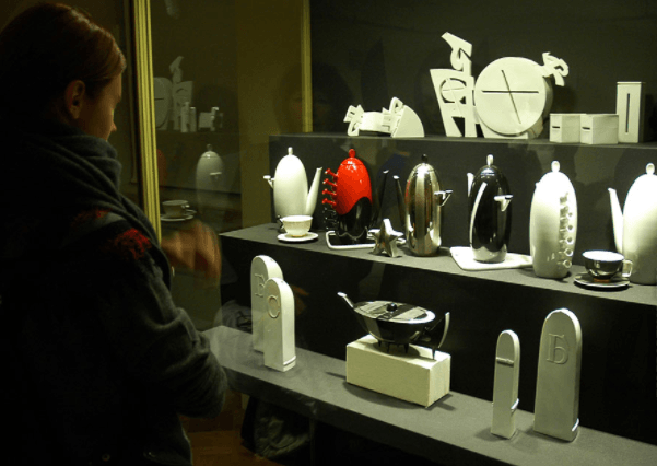 Выставка «Метаморфозы фарфоровой пластики Инны Олевской»
