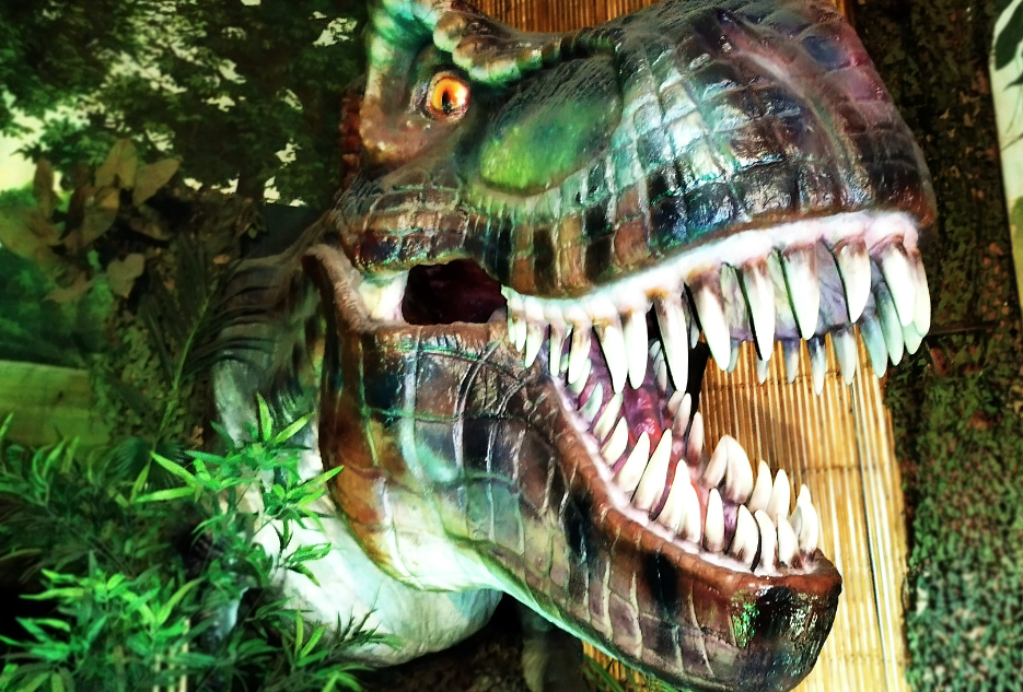 Выставка движущихся гигантов «Планета Динозавров»