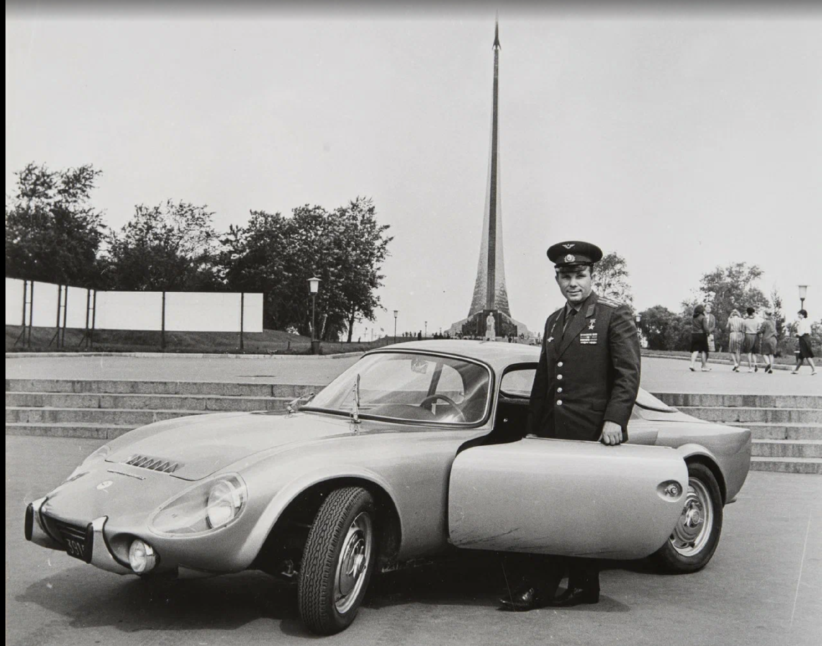 Выставочный проект «Наш космос»