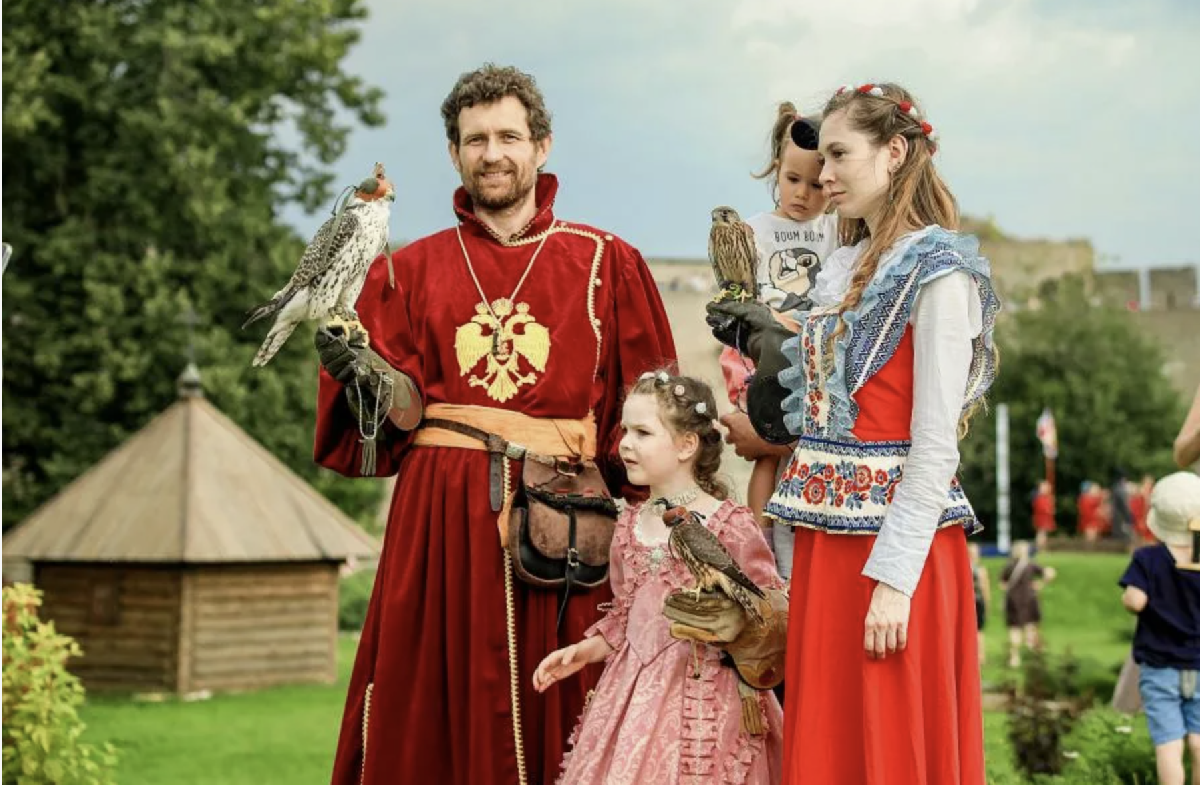 Семейный фестиваль «Былины и Богатыри в Ивангородской крепости»